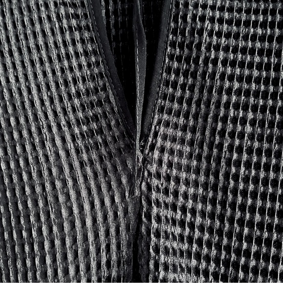 Flowy High Low Long Sleeve Tunic with Tie Up Chinese Keyhole Collar at the Back - Picture 8 of 16